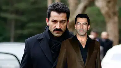 Kenan İmirzalıoğlu Kendisinden 16 Yaş Küçük Karakteri Canlandıracak!