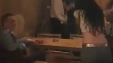 Ozan Güven için Kadıköy'de şok anlar: Mekandaki kadınlar "Failler dışarı" diyerek protesto etti