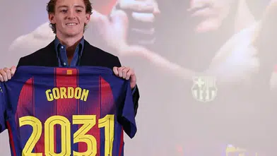 Barcelona'da yeni dönem: İngiliz yıldız Anthony Gordon imzayı attı