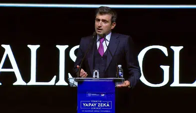 Selçuk Bayraktar'dan teknoloji dünyasına sert uyarı: İnsanlık 'sentetik esaret' altında