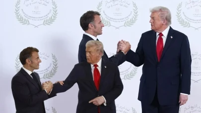 Trump ve Macron'un Tokalaşmasındaki Gergin Anlar Dudak Okuma ile Çözümlendi!