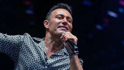 Mustafa Sandal "Uluslararası Sanatçı" Oldu: İngiltere Ömür Boyu Vize Hakkı Tanıdı!