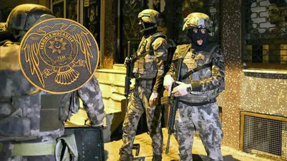 İzmir Merkezli 16 İlde DEAŞ Finans Operasyonu: 18 Gözaltı!