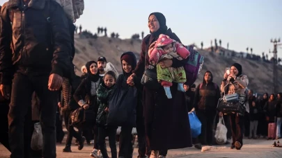 Gazze'de Tarihi Anlar: Yüz Binlerce Gazzeli Evlerine Dönmek İçin Yola Çıktı!