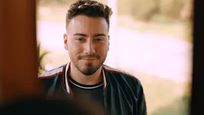 Enes Batur Şifreli Paylaşımları ile Kafa Karıştırmaya Devam Ediyor