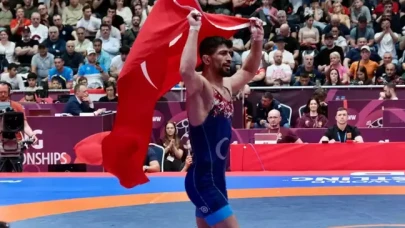 Kerem Kamal’dan Avrupa’da Altın Zafer! Grekoromen 63 Kiloda Şampiyon