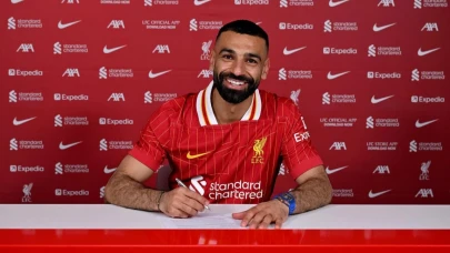 Mohamed Salah’tan Sürpriz Karar! Liverpool’da Kaldı, Hedef Şampiyonlar Ligi