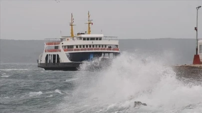 Marmara Bölgesinde Şiddetli Rüzgar Etkili Oluyor: Feribot Seferleri İptal Edildi