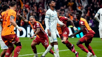 Lucas Torreira ve Davinson Sanchez Sahne Aldı: Galatasaray Zirve Yarışını Bırakmıyor!