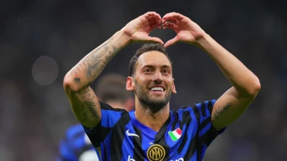 Hakan Çalhanoğlu’nun Arnautovic’e Dinlettiği Sıla Şarkısı Sosyal Medyayı Salladı