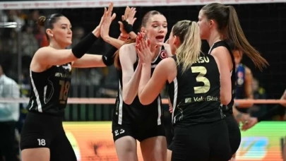 VakıfBank’tan Final Serisine Güçlü Başlangıç: Fenerbahçe Medicana Direnemedi!