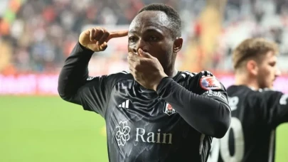 Muleka'nın Ayrılığı Netleşti: Beşiktaş'ta Kadro Değişimi Başladı!