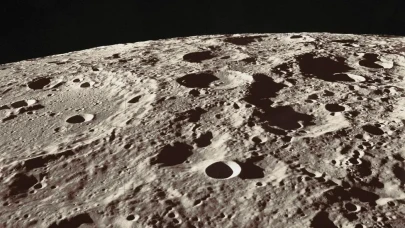 Ay'da Su Nasıl Oluşuyor? NASA'dan Güneş Rüzgarları ile İlgili Çarpıcı Keşif!