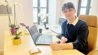 Cemil Türk’ten Harvard’da Tarihi Zafer! Ekonomi Yarışmasını Kazanan İlk Türk Oldu