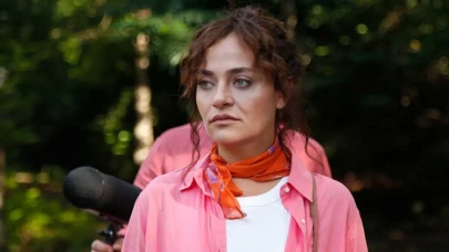Didem Balçın’a Acı Günü: Babasını Kaybetti, Tiyatro Turnesini Yarıda Kesti