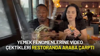 Yemek Fenomenlerine Video Çektikleri Restoranda Araba Çarptı