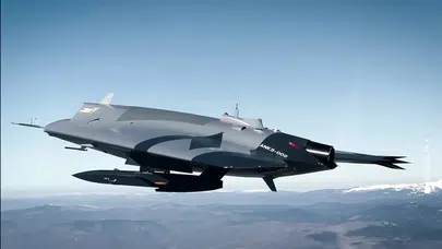 Gökyüzünde Türk imzası: NATO zirvesinde yerli hava gücü şov yaptı
