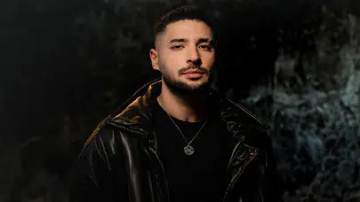 Sahne ışıkları karardı, kelepçeler takıldı: Ünlü rapçi konser sırasında gözaltına alındı