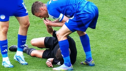 Premier Lig'de Şok Anlar: Jamie Vardy Hakemin Düdüğünü Çaldı!