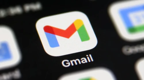 Gmail’e Gemini Dokunuşu: Uzun E-postaları Artık Yapay Zeka Özetleyecek!
