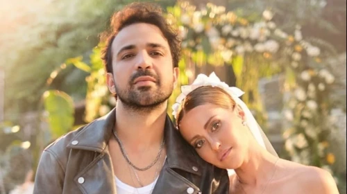 Derya Uluğ İzmir Konserinde Korku Dolu Anlar Yaşadı
