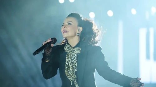 Şarkıcı Fatma Turgut'un Ehliyetine 6 Ay El Konuldu