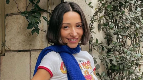 Zeynep Bastık’tan Yaz Sezonuna İddialı Başlangıç!