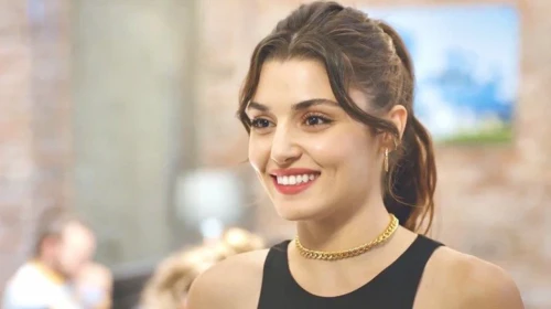 Hande Erçel, Hakan Sabancı ve Arkadaşlarıyla Mavi Tura Çıktı