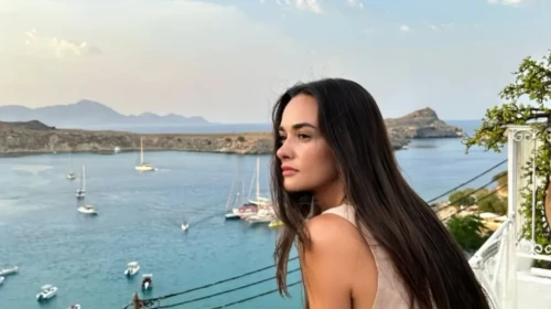 Hande Soral Bodrum'a Gitti, 'Bodrum Lahmacunu" Yedi!
