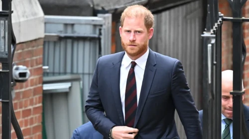 Prens Harry, Çocuklarının Soyadını Prenses Diana'nın Soyadı ile Değiştirmek İstiyor