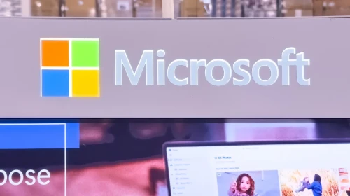 Microsoft, 40 Yıllık Mavi Ölüm Ekranını Siyah Tasarımla Değiştiriyor