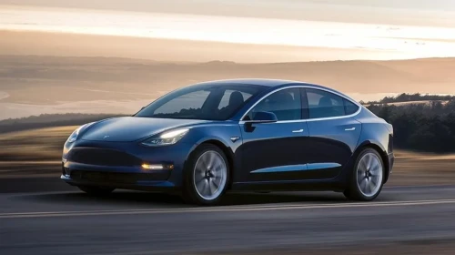 Tesla Türkiye’den Renk Eleştirilerine Yanıt: Yeni Model Y Artık Sadece Siyah Değil!