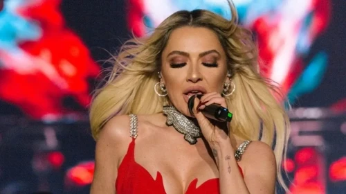Hadise’den Şaşırtan İmaj Değişikliği! Sarı Gitti Yerine Siyah Saçları Geldi