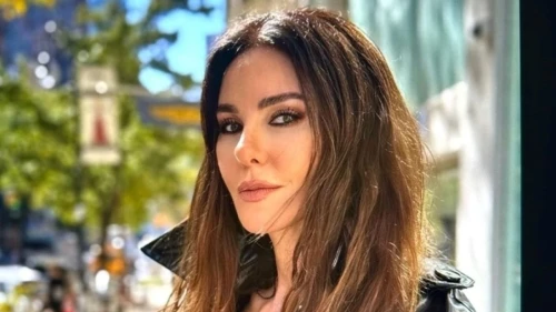 Defne Samyeli 53. Yaşını Cannes’da Kutladı: Sırt Dekolteli Elbisesiyle Göz Kamaştırdı