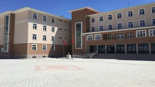 Sivas'ta büyük panik! Okullara saldırı tehdidi savuran öğrenci yakayı ele verdi