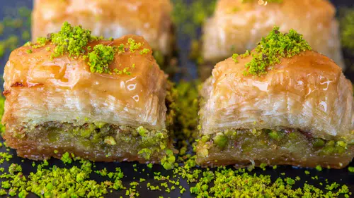Hürmüz Boğazı'ndaki gerilim baklava fiyatlarını vurdu: Hammadde krizinde yüzde 20 zam alarmı