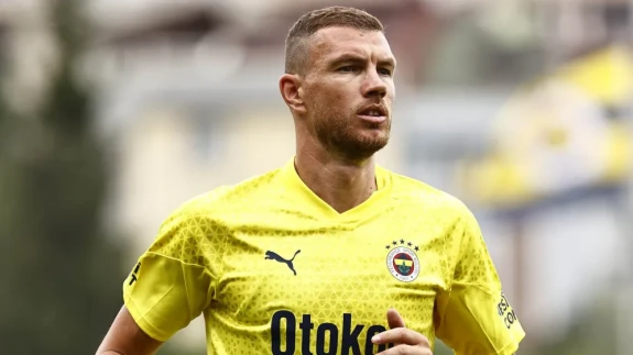 Edin Dzeko Fenerbahçe'ye Veda Ediyor: Hajduk Split Transferi İçin Geri Sayım Başladı!