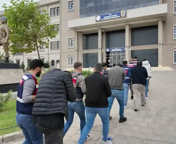 Jandarma 21 ilde yasa dışı bahis şebekesini çökertti