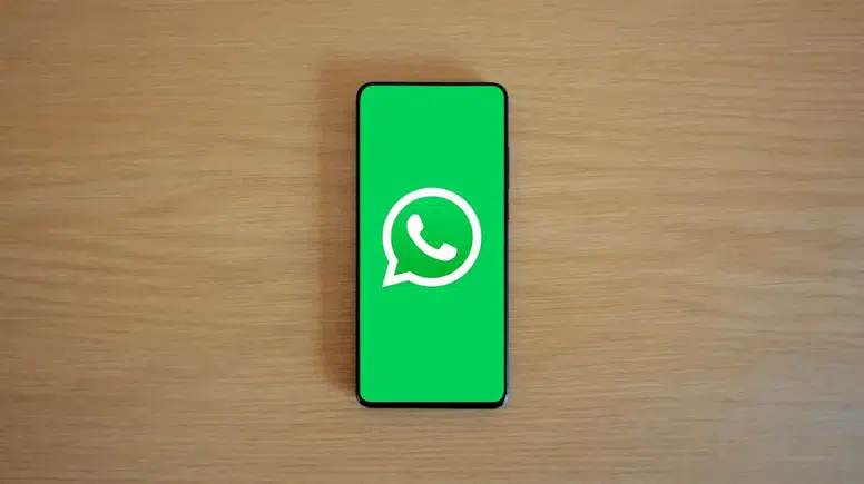 WhatsApp, iPhone İçin Liquid Glass Tasarımına Geçiş Yapıyor