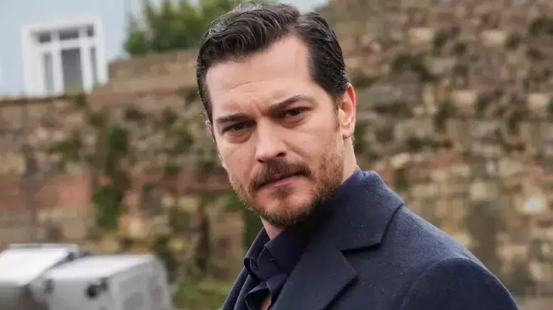 Adanalı Genç Çağatay Ulusoy'a Benzerliğiyle Satışlarını Artırdı