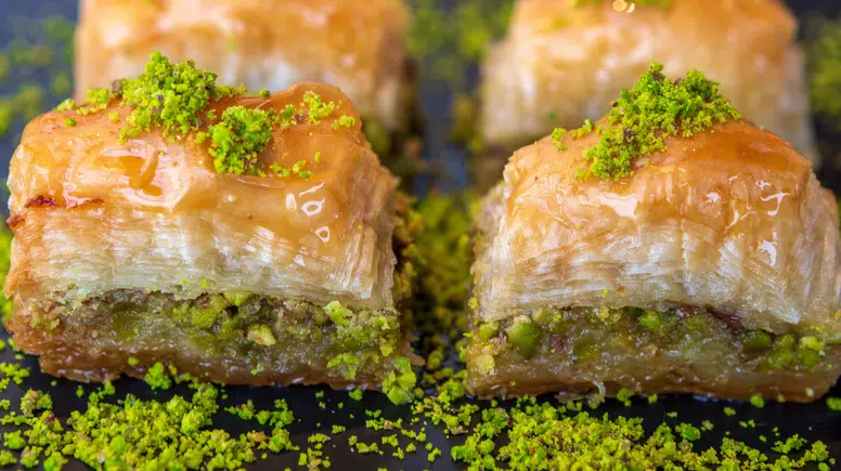 Hürmüz Boğazı'ndaki gerilim baklava fiyatlarını vurdu: Hammadde krizinde yüzde 20 zam alarmı