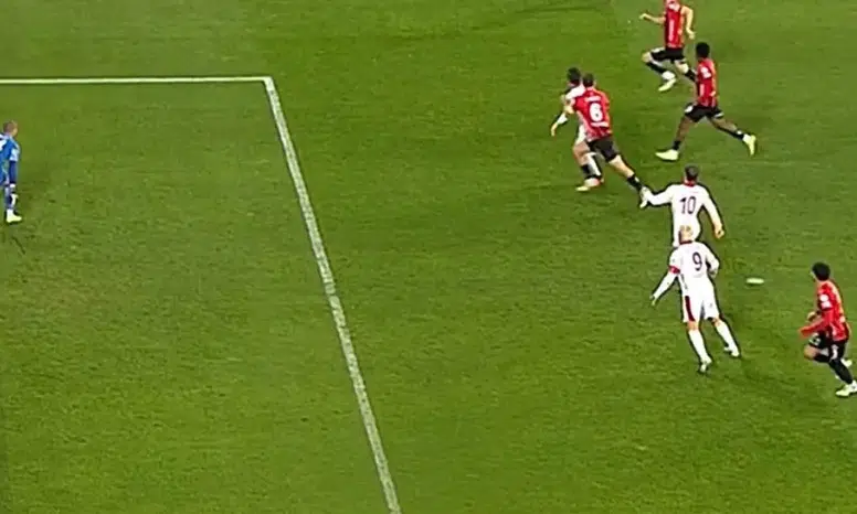 Galatasaray'ın Eryaman'daki gol sevinci yarım kaldı: VAR incelemesi sonrası tartışmalı karar