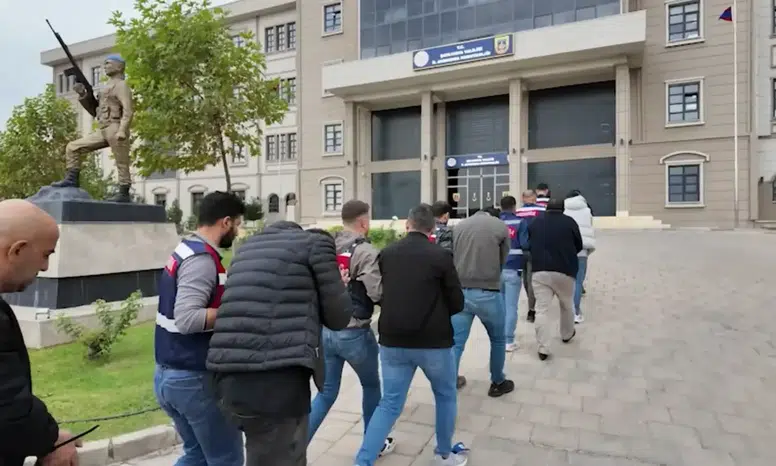 Jandarma 21 ilde yasa dışı bahis şebekesini çökertti