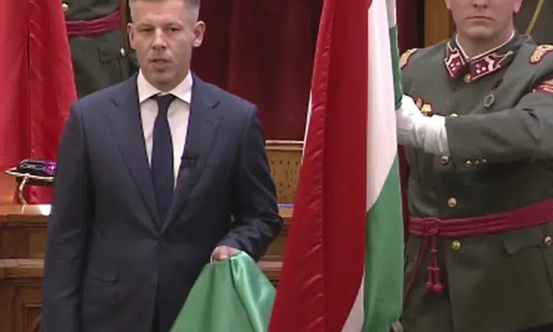 Macaristan’da yeni dönem: Viktor Orban devri kapandı, Peter Magyar koltuğa oturdu