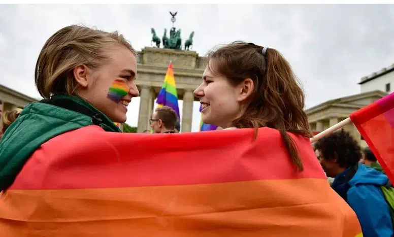 Berlin'de kanlı saldırı: Onur Yürüyüşü'nde otomobil dehşeti yaşandı