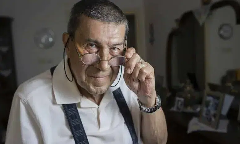 Türk tiyatrosunun çınarı aramızdan ayrıldı: Zihni Göktay 80 yaşında hayatını kaybetti