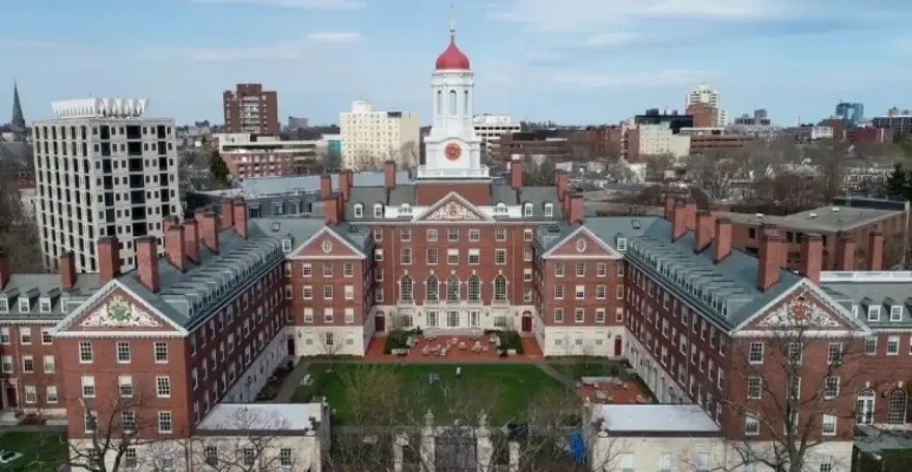 Harvard’a Trump Şoku! 2,2 Milyar Dolarlık Fon Askıya Alındı 1