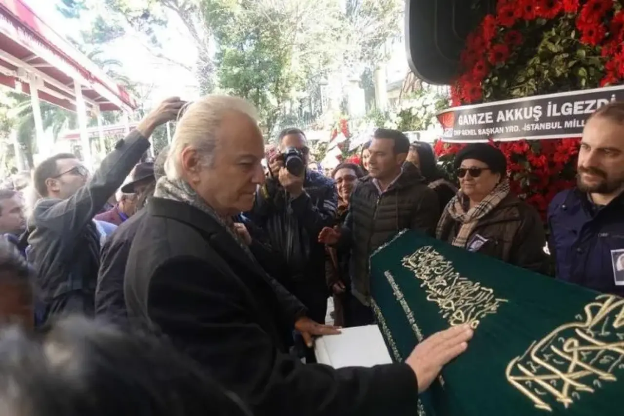 Türk Sineması’nın Efsane Çocuğu Ömercik’in Gözlerden Uzak Kalan Dramatik Hayatı! 4