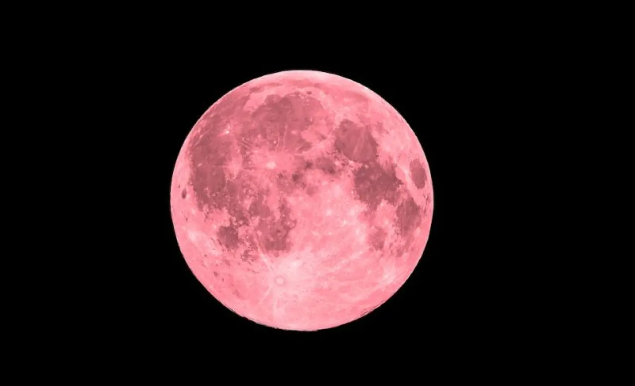 Pembe Ay 13 Nisan’da Gökyüzünde Parlayacak! Baharın Müjdecisi Dolunay Yaklaşıyor 1