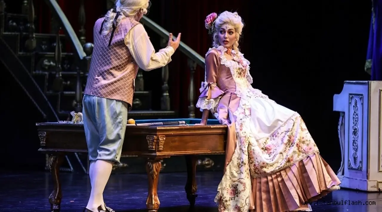 Amadeus’un Constanze’si İstanbul’u Büyüledi! Dilan Çiçek Deniz’den Özel Proje 1